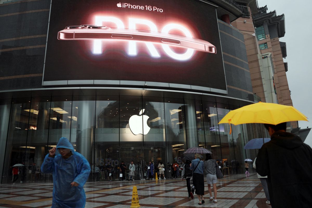 apple_china_store_reuters_1730461138629.jpg